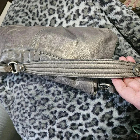 Hayden Harnett | Georgous Leather Iridescent  Greige Baguette Shoulder Bag - Picture 13 of 17